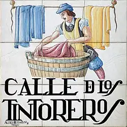 Placa en cerámica de la Calle de Tintoreros de Madrid (España).