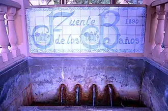Balneario. Detalle de plafón cerámico en la «Fuente de los Baños», del año 1890.