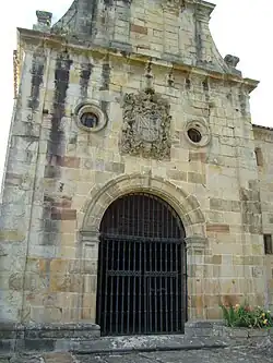 Fachada de los pies.