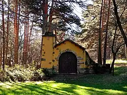 Ermita con capilla del Campamento Juvenil Alto del León