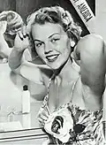 Miss EE.&nbsp;UU. 1955 Carlene King Johnson , quien compitió como Miss Vermont USA