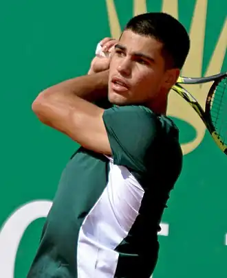 Carlos Alcaraz, el ganador de los singles masculinos de 2024. Fue su cuarto título Grand Slam y su segundo título de Wimbledon y de manera consecutiva.