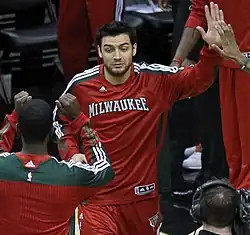 Carlos Delfino, basquetbolista argentino nacido un 29 de agosto.