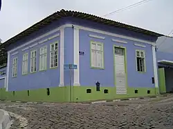 Carretera paralelepípeda.