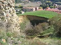 Hundimiento sobre una de las cuevas artificiales, visto desde la Torre Este