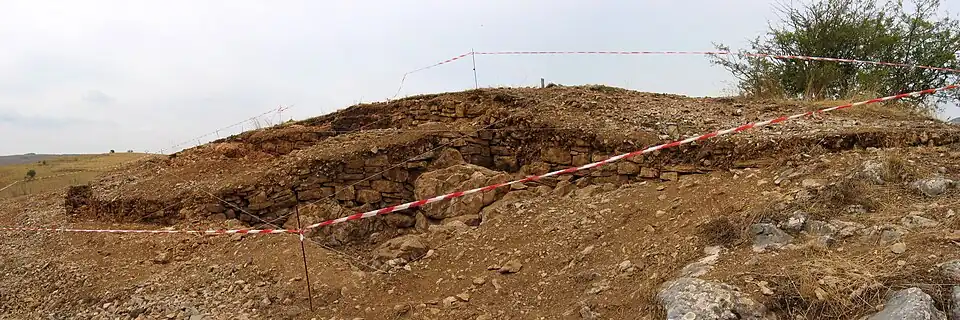 Vista del bastión excavado en la campaña del 2007