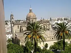 Vista de la catedral desde un balcón de la torre del palacio.