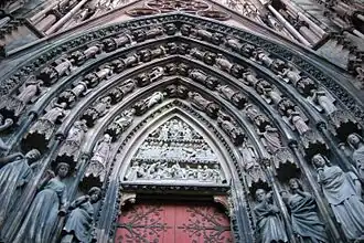 Tímpano del portal sur