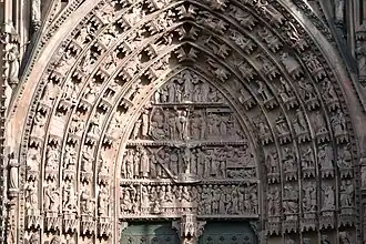 Tímpano del portal central