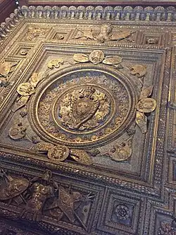 Cielorraso renacentista del dormitorio del rey en el palacio del Louvre, obra de Francisque Scibecq de Carpi, 1556[18]​