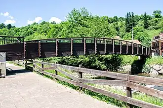 Puente peatonal de arco (Villasuso de Cieza)