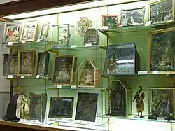 Vitrina de ceras vestidas de Nancy