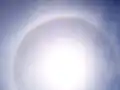 Cirrostrato con inmenso halo, imagen tomada desde tierra sin zoom.