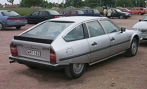 Citroën CX, mezclado entre un hatchback y un fastback