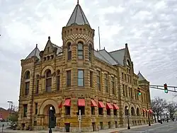 Antiguo ayuntamiento de Fort Wayne, Indiana. Finalizado en 1893.