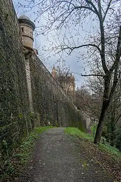 Garita en la ronda del Obispo Barbazán