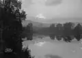 Lago Clun y castillo a la luz de la luna, años 1920