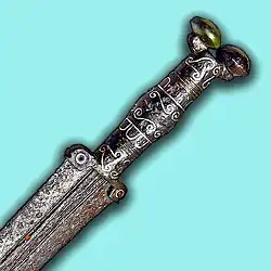 Espada con incrustaciones de plata y cobre (nielado), horizonte Cogotas II