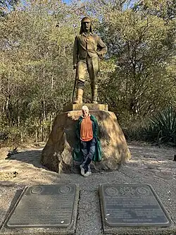 Con Livingstone en las Victoria Falls