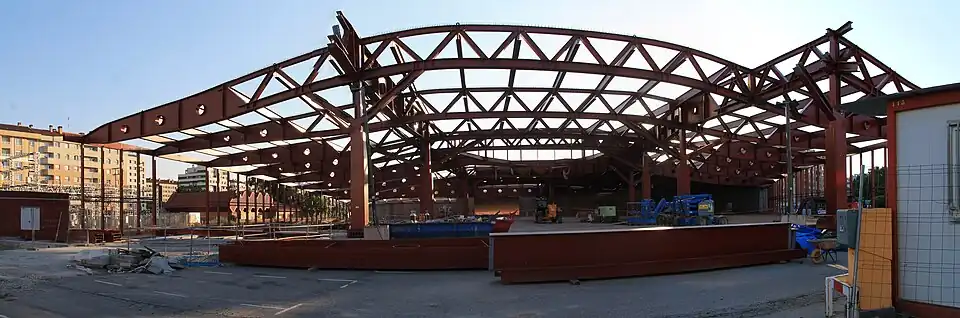 Construcción de la estructura de la estación de autobuses de Logroño.