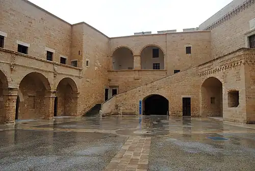 El patio de armas.