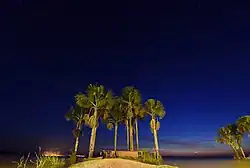 Muelle de noche en el lago Rogaguado.