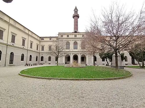 El patio que alberga el Museo de Historia Natural de Pavía.