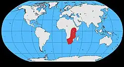 Distribución del cuervo de cuello blanco