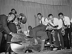 Orquesta caliente interpreta un número especial, Crowley, Luisiana