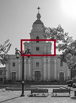 Detalle del nuevo cuerpo añadido bajo la torre del Reloj