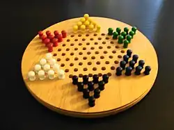 Tablero de damas chinas.