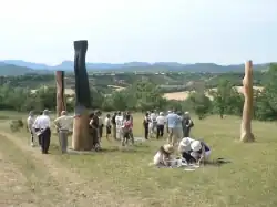 Visita a la obra de land art Three sun vessels for Huesca, del artista británico David Nash. Colección Arte y Naturaleza