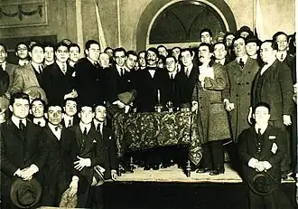 Alfredo Palacios reunido con estudiantes de derecho, en los días previos al golpe de Estado de 1930.