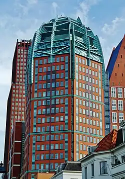 Zurichtoren (1999) de La Haya, de Cesar Pelli