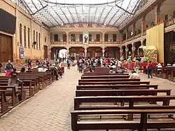 Costado occidental al interior de la iglesia