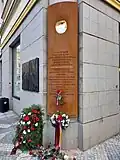 Placa conmemorativa en su casa natal en Vinohrady, Praga