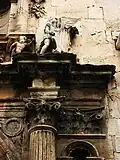 Detalle de la portada lateral renacentista.