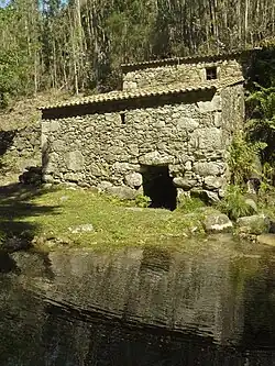 Vista de un molino del Folón