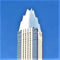 Parte superior de la torre Marina 101.