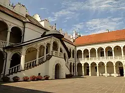 Patio del castillo de Baranów Sandomierski (1591-1606), obra de Santi Gucci)