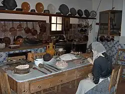 Vasares de la cocina de "Els Calderers de Sant Joan", en la Isla de Mallorca.