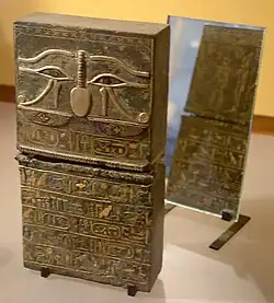 Cofre con el nombre de Shepenupet