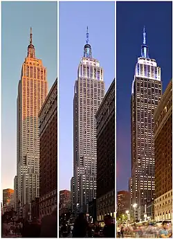 Transición del edificio del día a la noche.