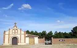 Ermita y cementerio aledaño