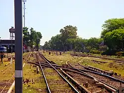 Panorama de las vías con vista hacia Ituzaingó