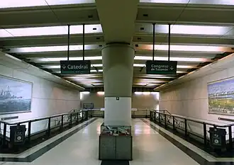 Acceso a los andenes.