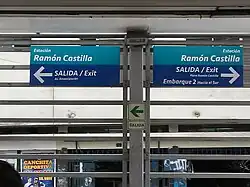 Señalética en la estación Ramón Castilla