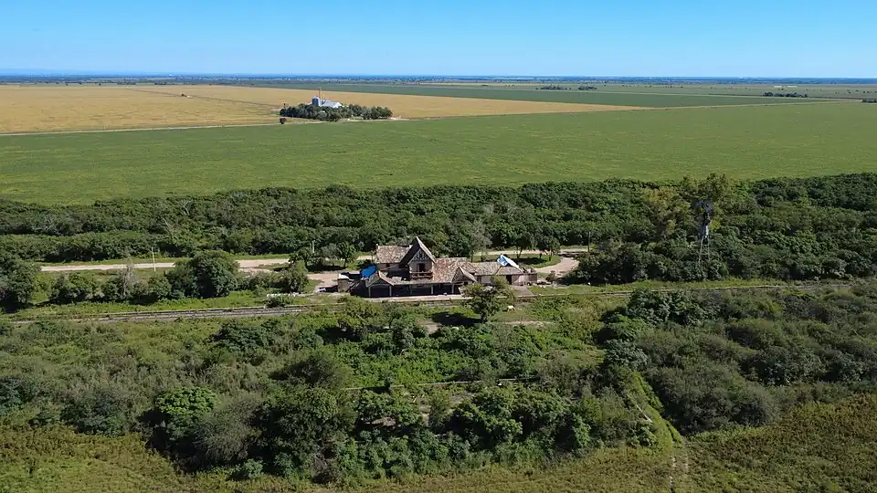Vista aérea de la estación Maquinista Gallini del Ferrocarril Mitre