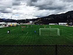 Vista desde atrás del arco