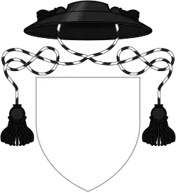 Sombrero de marta con una borla por lado, usado por sacerdotes anglicanos en lugar de un casco.